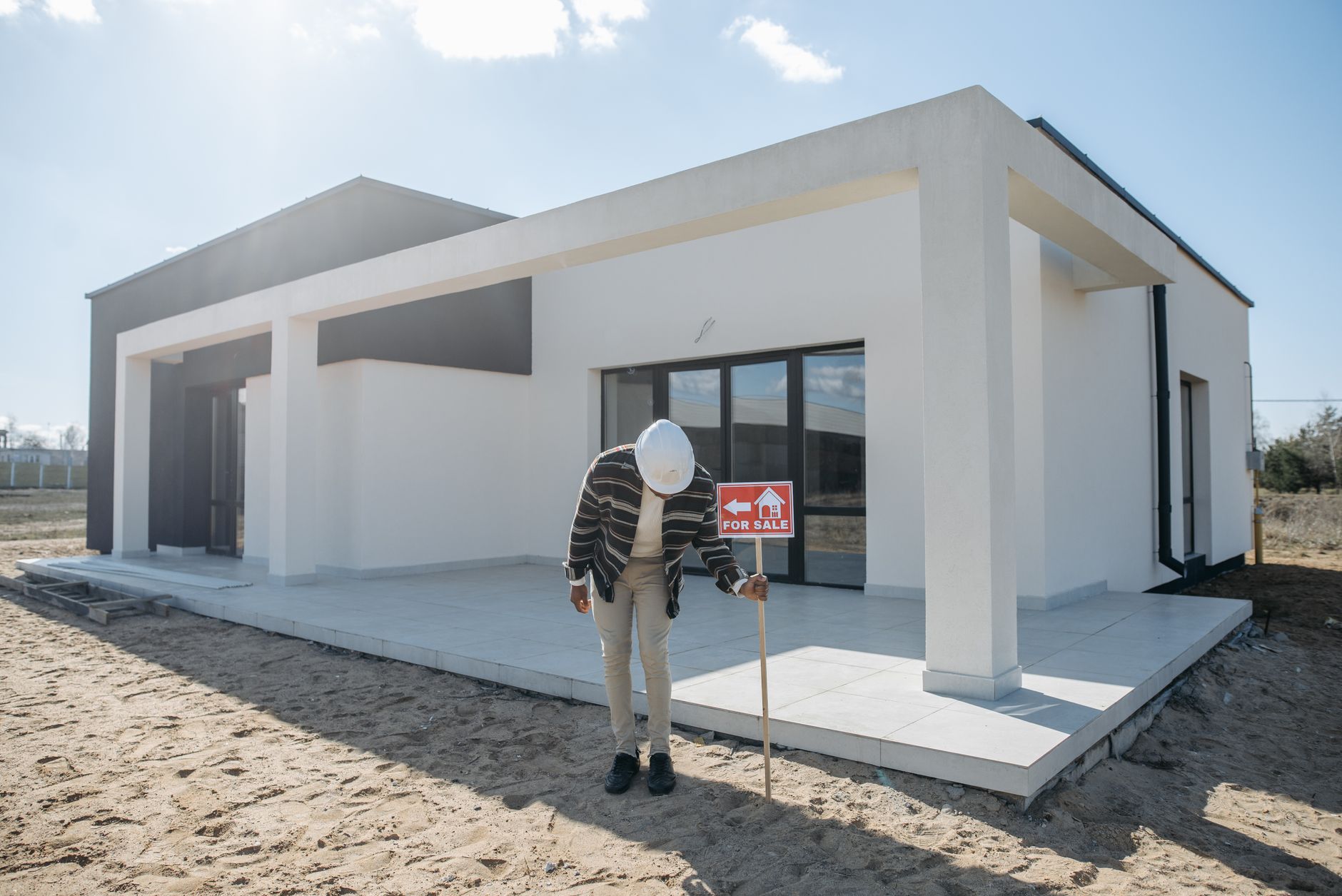 Modern new development homes featuring sleek architecture, green spaces, and energy‑efficient designs.